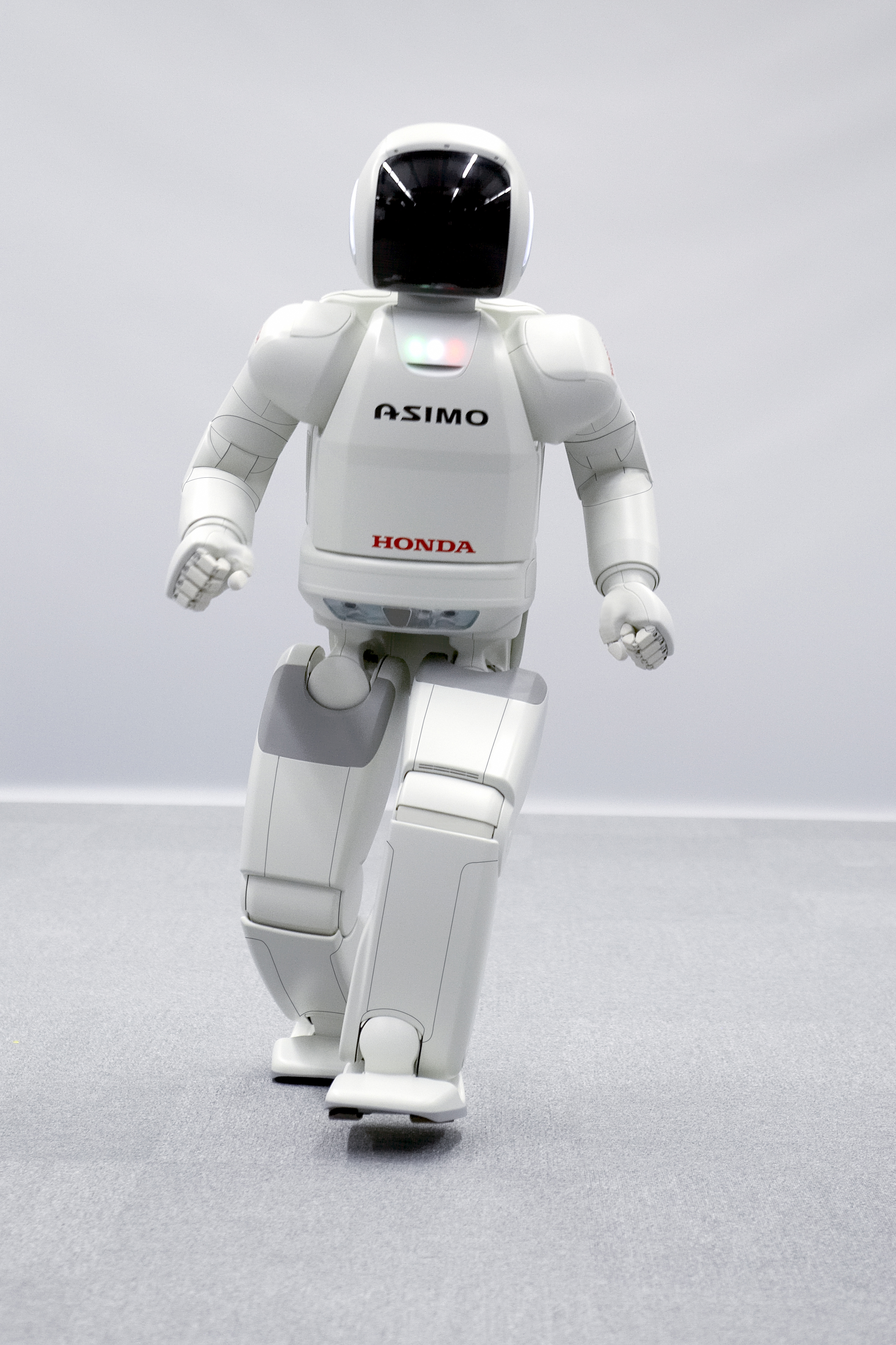 Робота самого. ASIMO Honda. Робот андроид ASIMO. Робота-гуманоида АСИМО. Honda's ASIMO Robot.